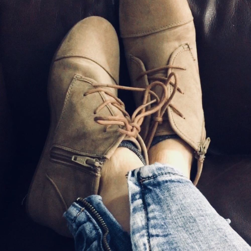 Wedge tan faux suede ankle booties fit women 7.5